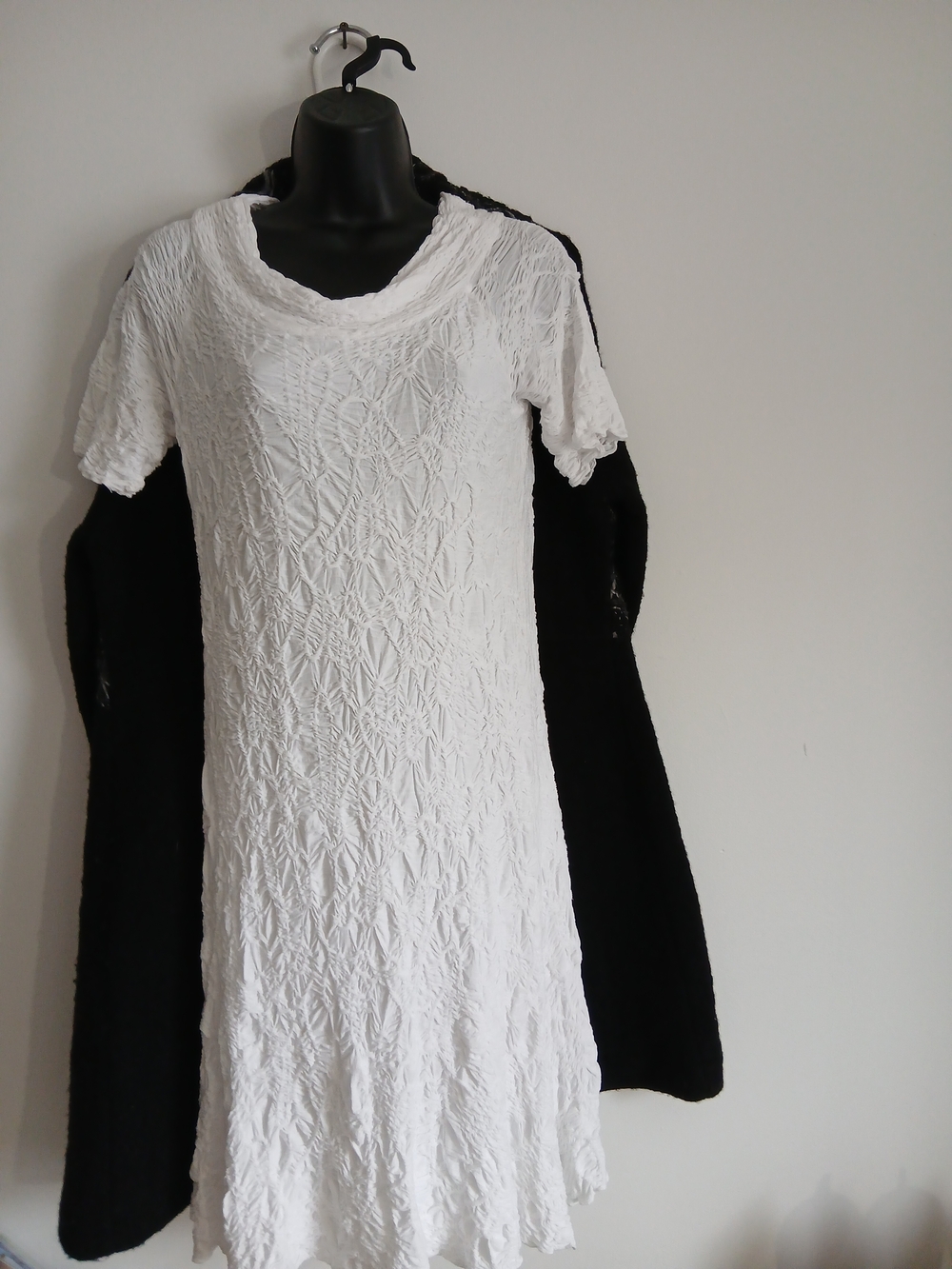 SNO SKINS White Textured Midi Dress